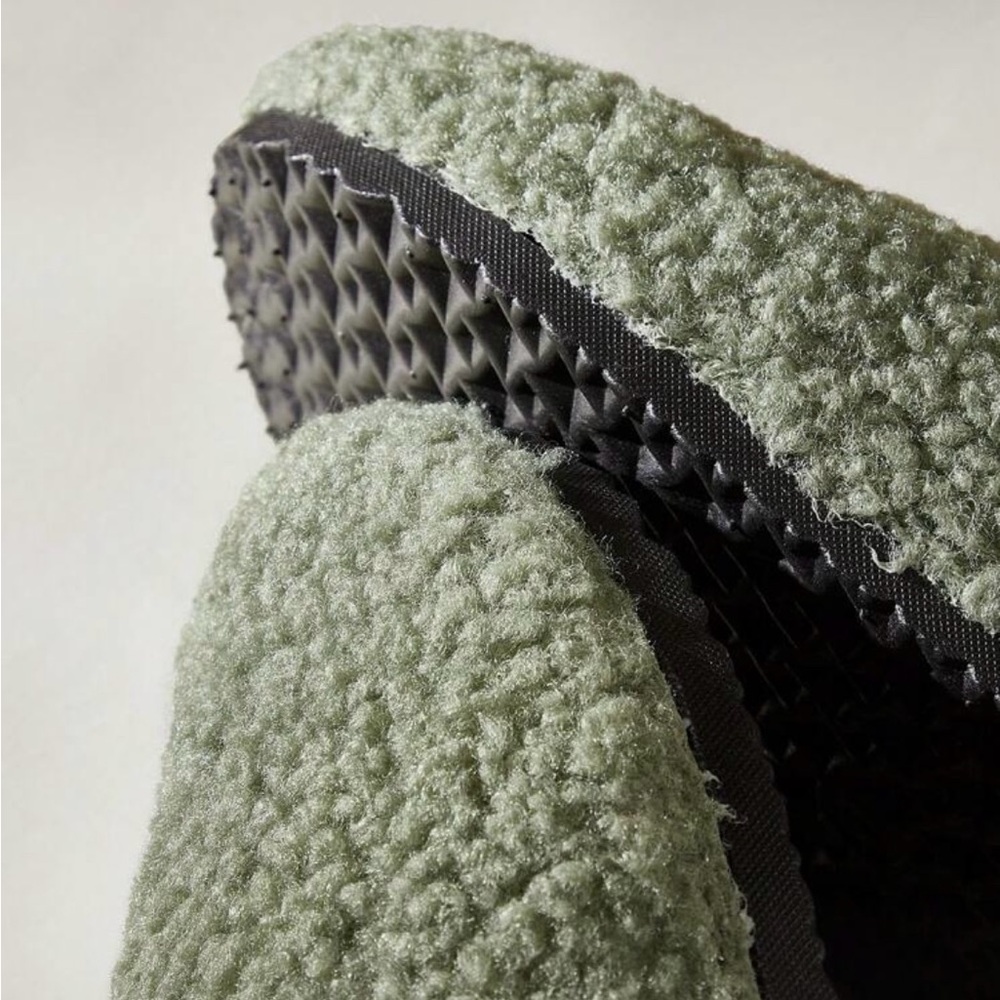 CUCCOO Fuzzy Olive Green Boston Clog Size 7 - Picture 5 of 12